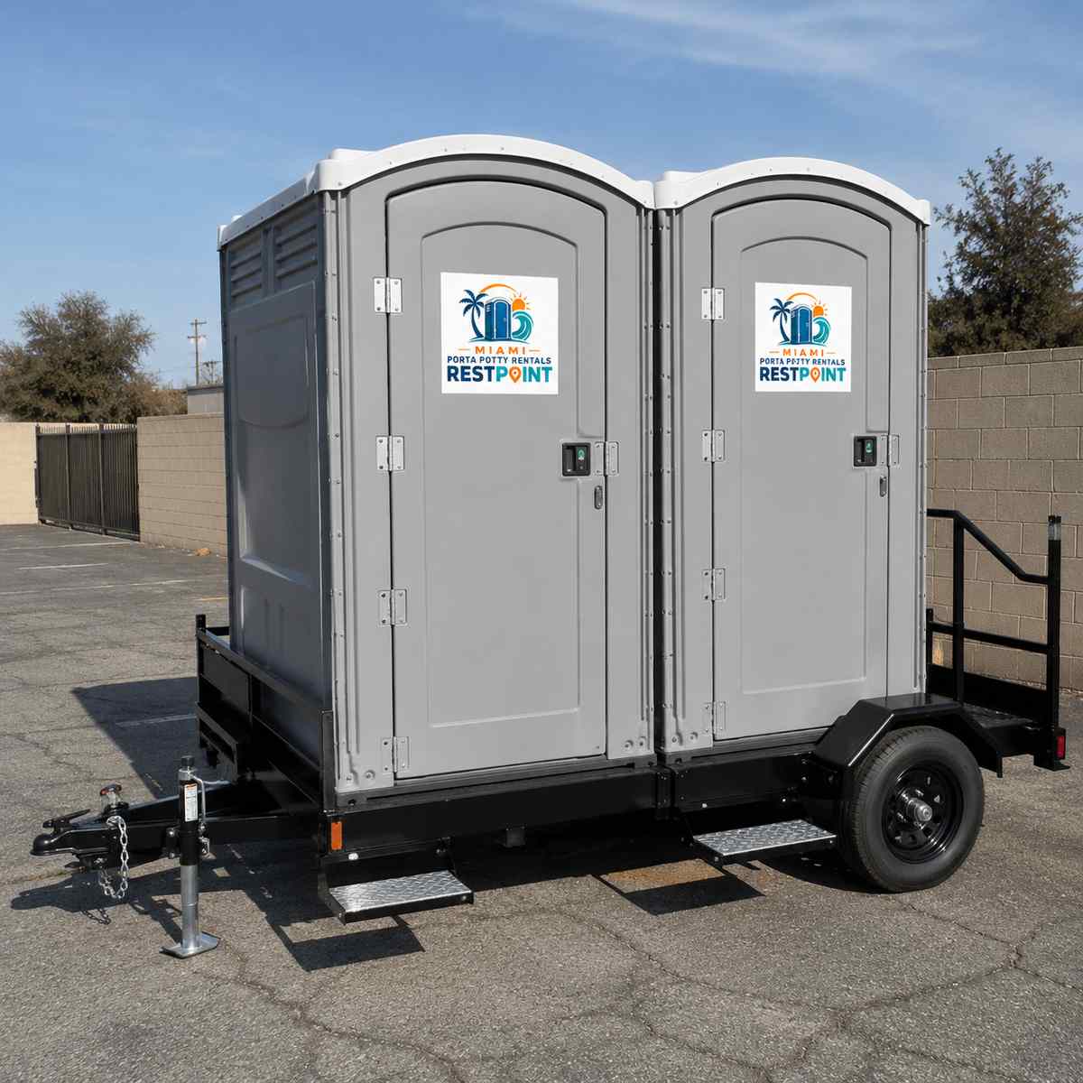 Deluxe flushing porta potty rental in Miami